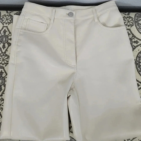 Aritzia Wilfred The Melina Birch High Rise Faux Leather Cropped Pant - Picture 7 of 16